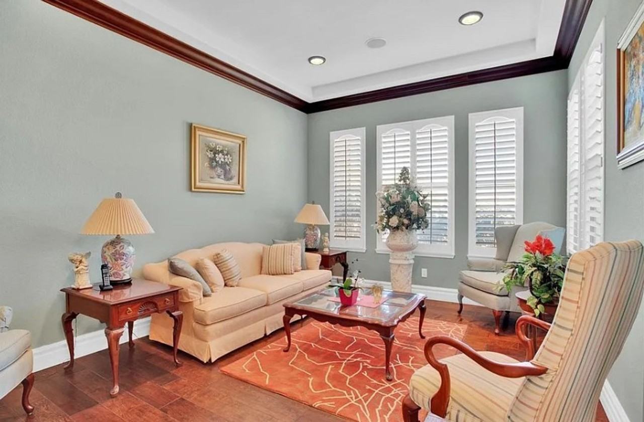 19207 Monterey St - Photo 5 of 47