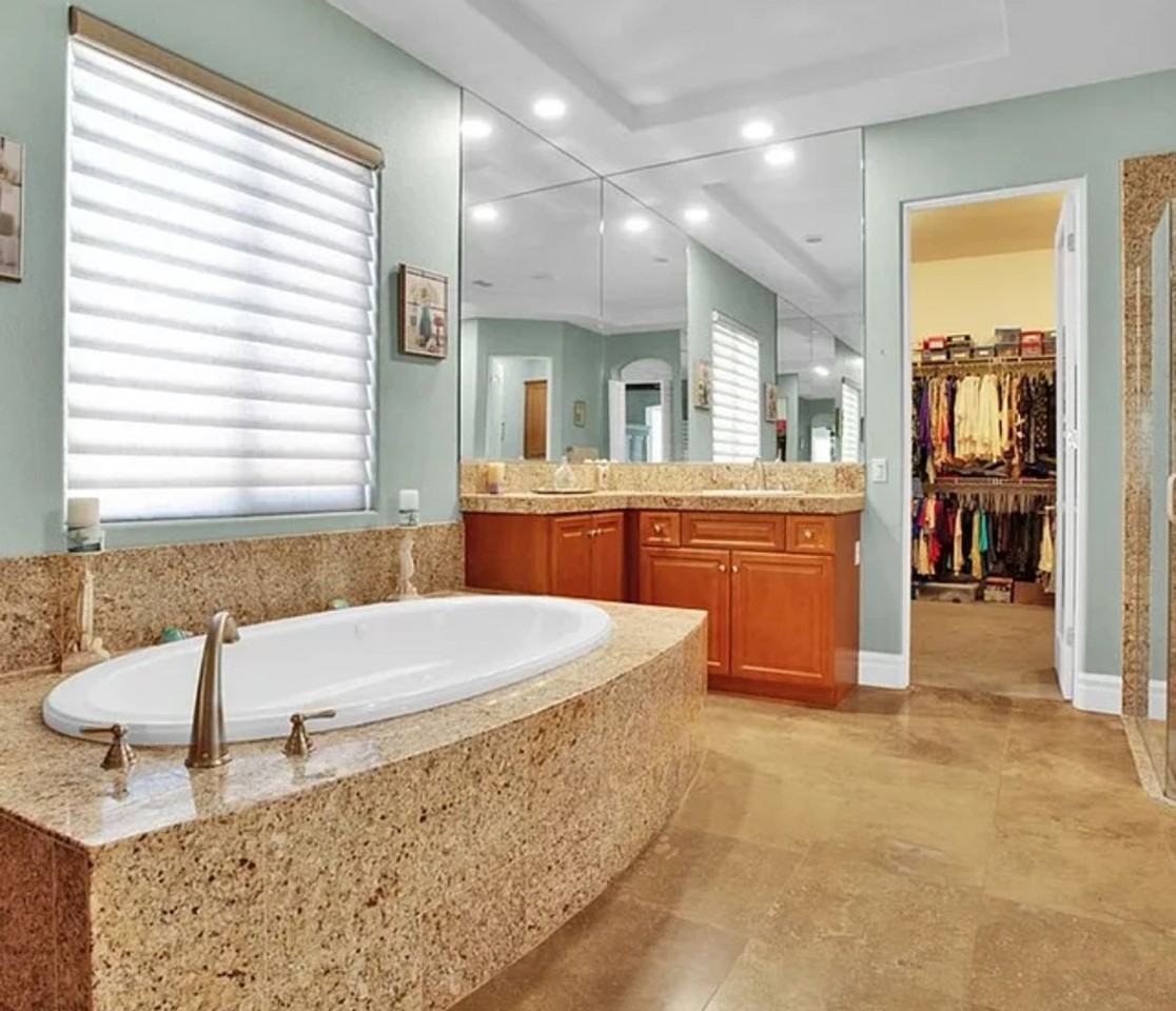 19207 Monterey St - Photo 7 of 47