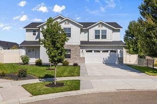 655 N Sevenoaks Ave - Photo 1 of 1