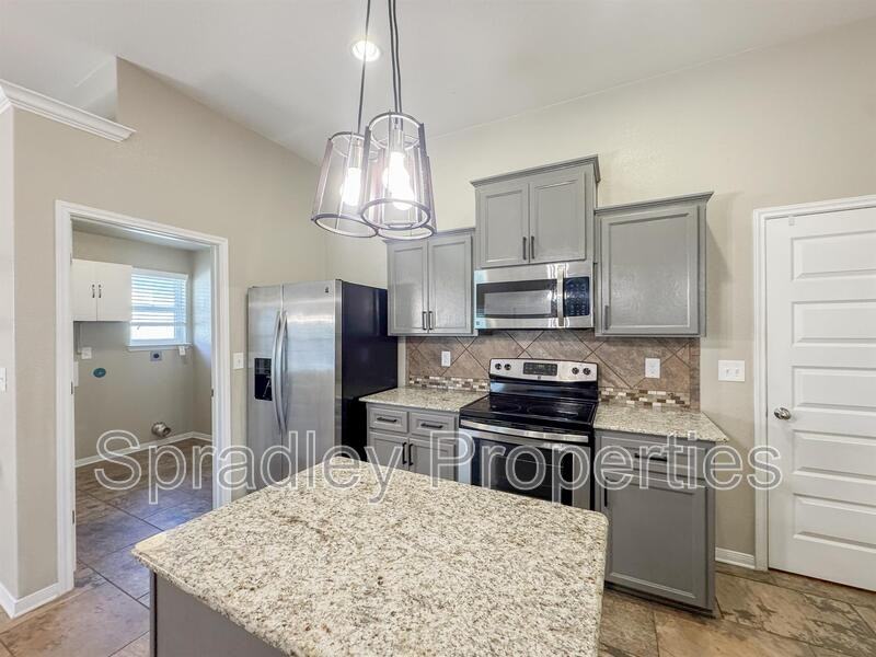 907 Paseo Del Plata - Photo 6 of 33