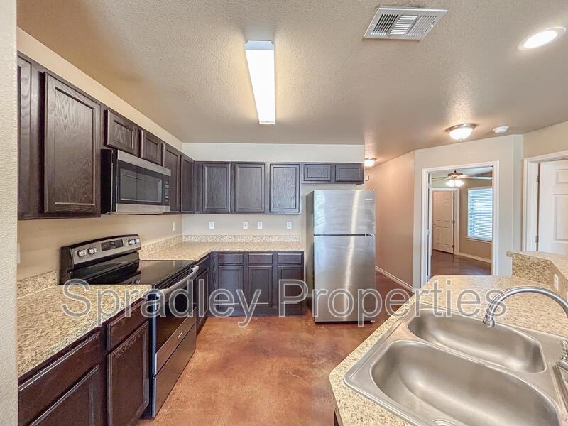 652 Laila Ln - Photo 5 of 19