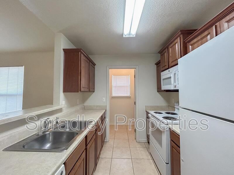 2520 Saulsbury Drive - Photo 4 of 11