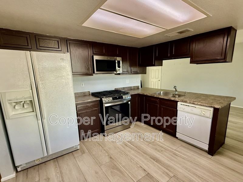 19019 N 15th Dr - Photo 2 of 16