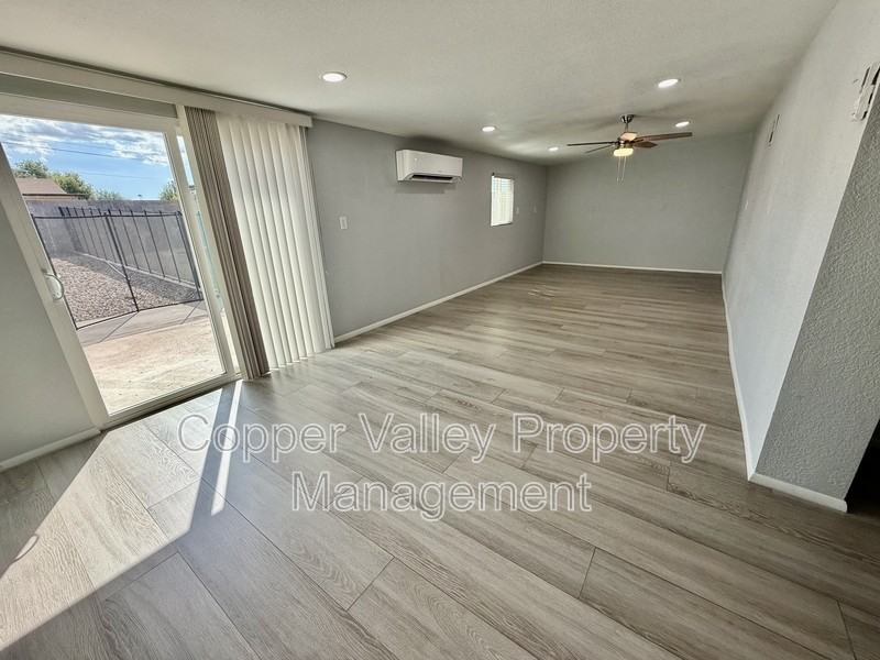 19019 N 15th Dr - Photo 3 of 16