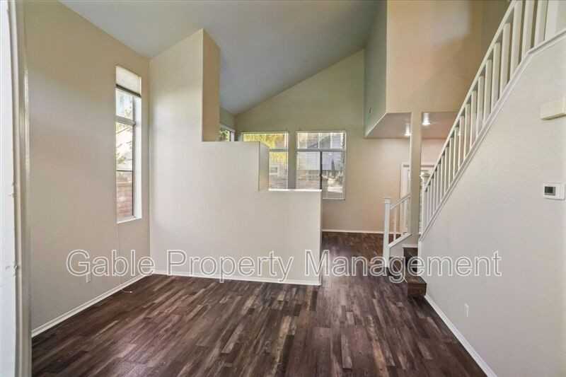 27916 Brookhaven Pl - Photo 3 of 25