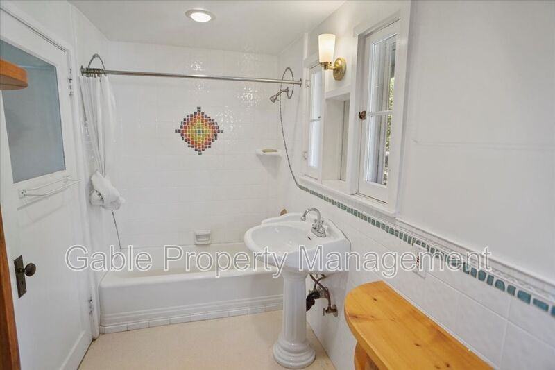 18549 Calvert St - Photo 6 of 11