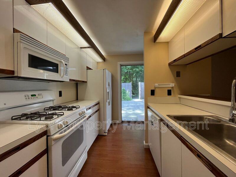 19 Caddy Rock Rd #B - Photo 3 of 16