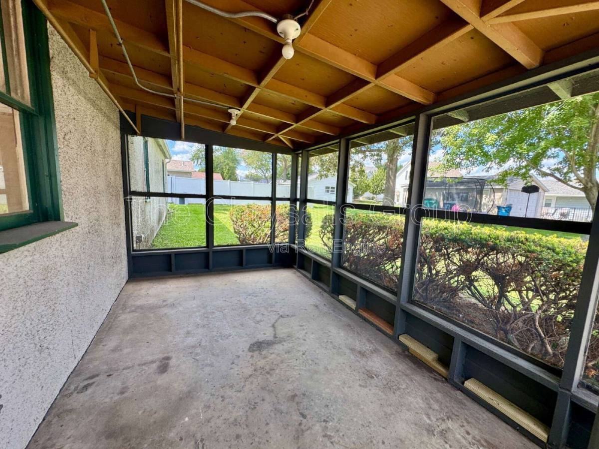 1508 Peoria St - Photo 3 of 10