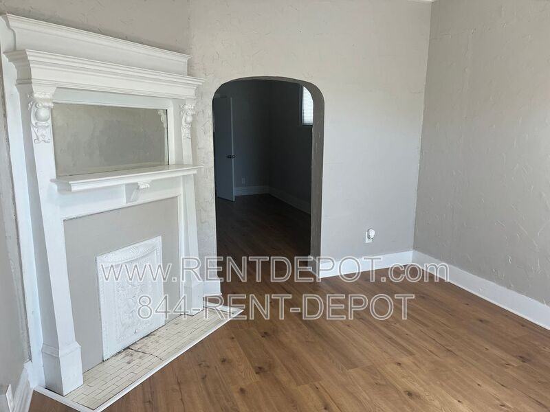 510 E Franklin St - Photo 2 of 9
