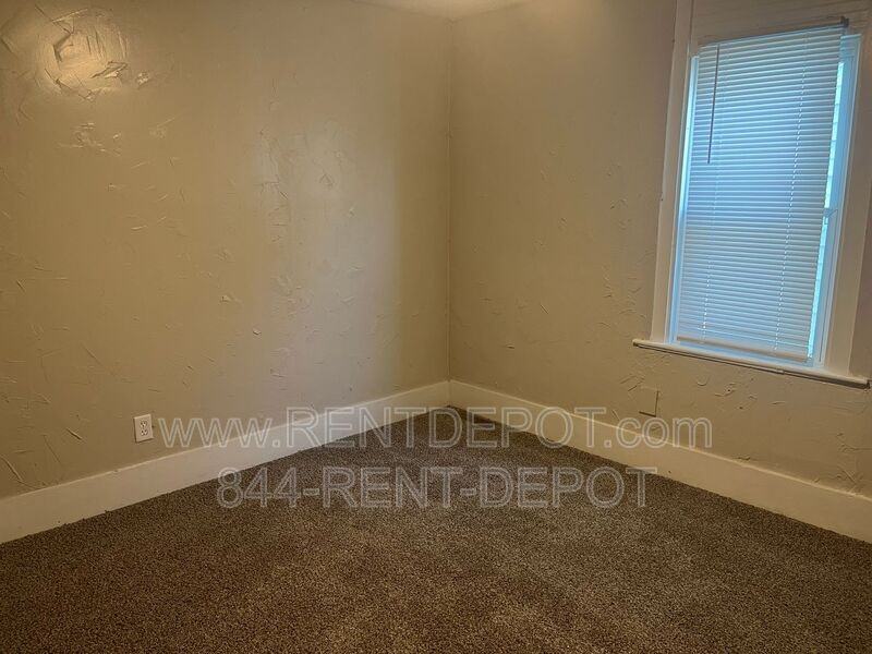 510 E Franklin St - Photo 4 of 9