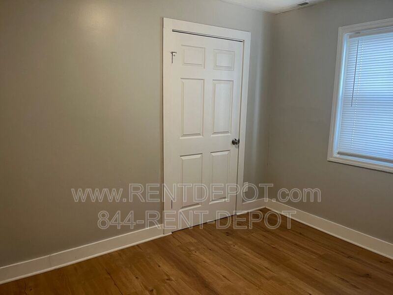 510 E Franklin St - Photo 6 of 9