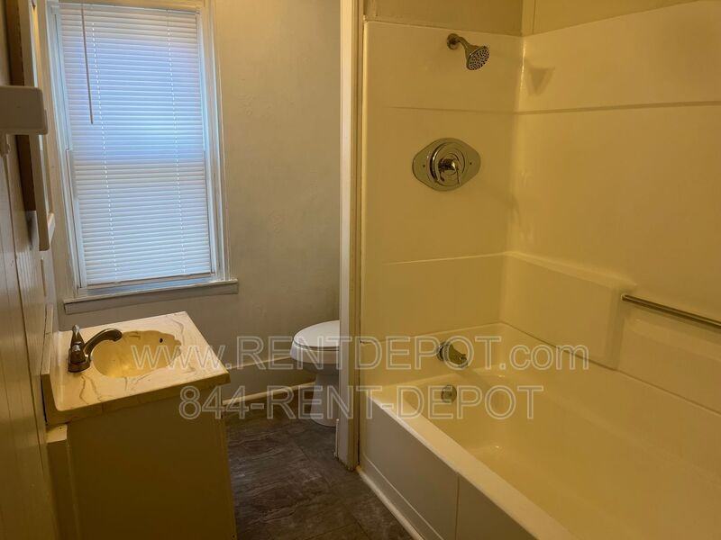 510 E Franklin St - Photo 7 of 9