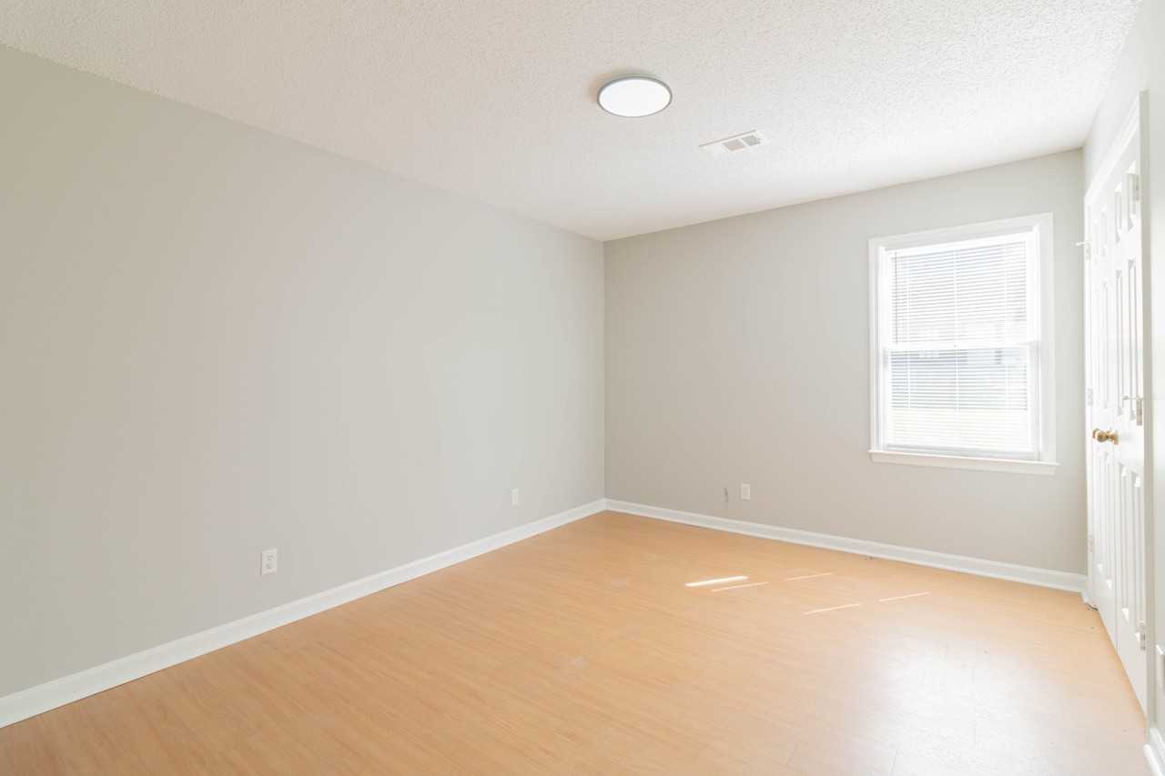 3658 Maryland Cir - Photo 2 of 7