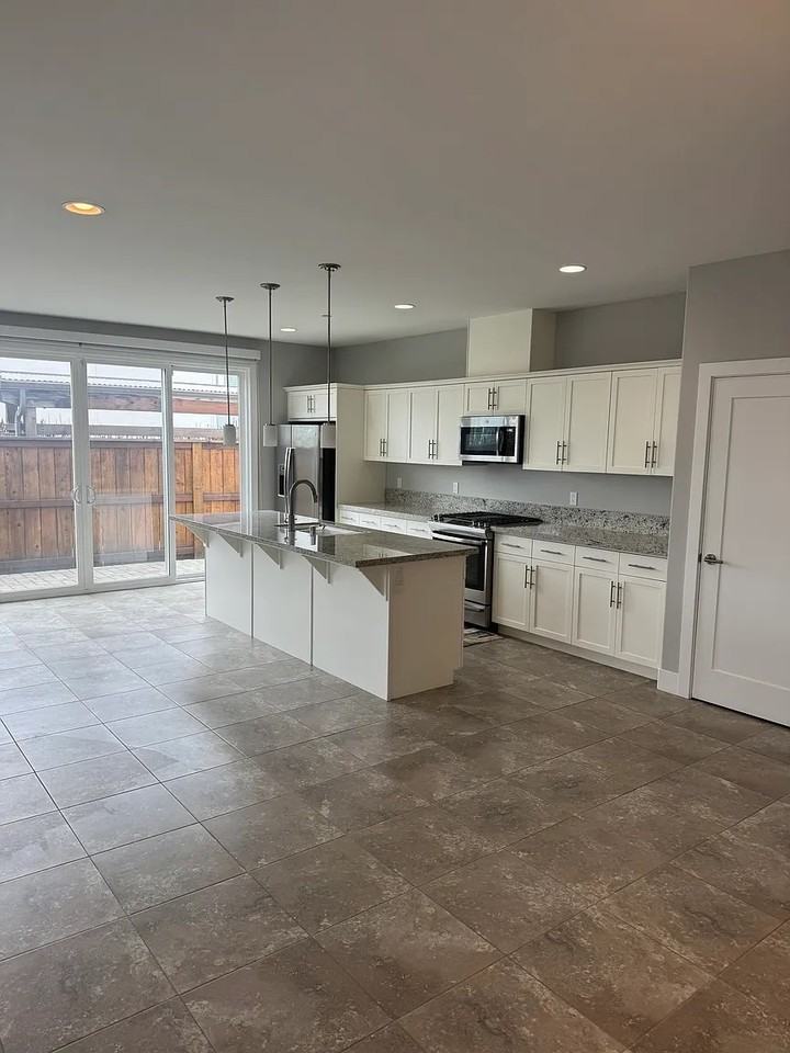 1502 Elderberry Ct - Photo 3 of 22