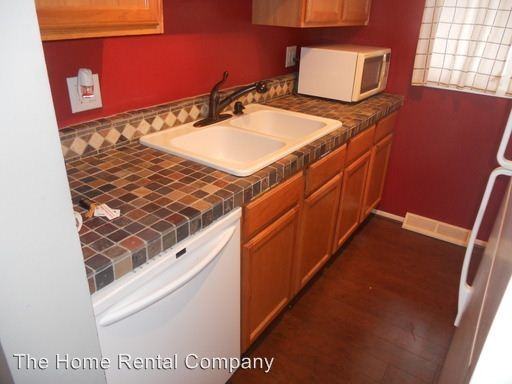 2638 Ridgecroft Dr SE - Photo 3 of 12