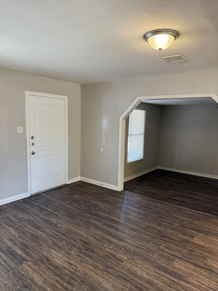 209 Charcliff Dr - Photo 3 of 14