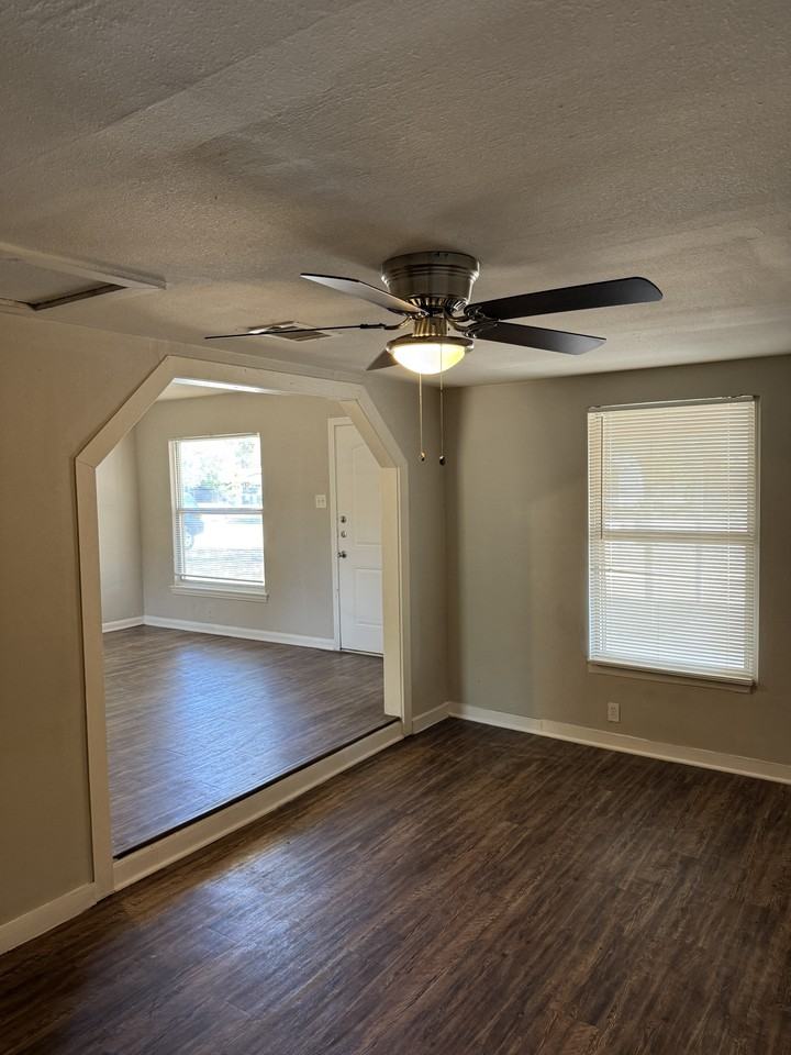 209 Charcliff Dr - Photo 4 of 14