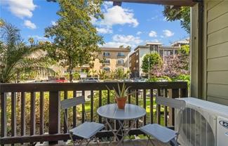 525 S Ardmore Ave #208F - Photo 1 of 1