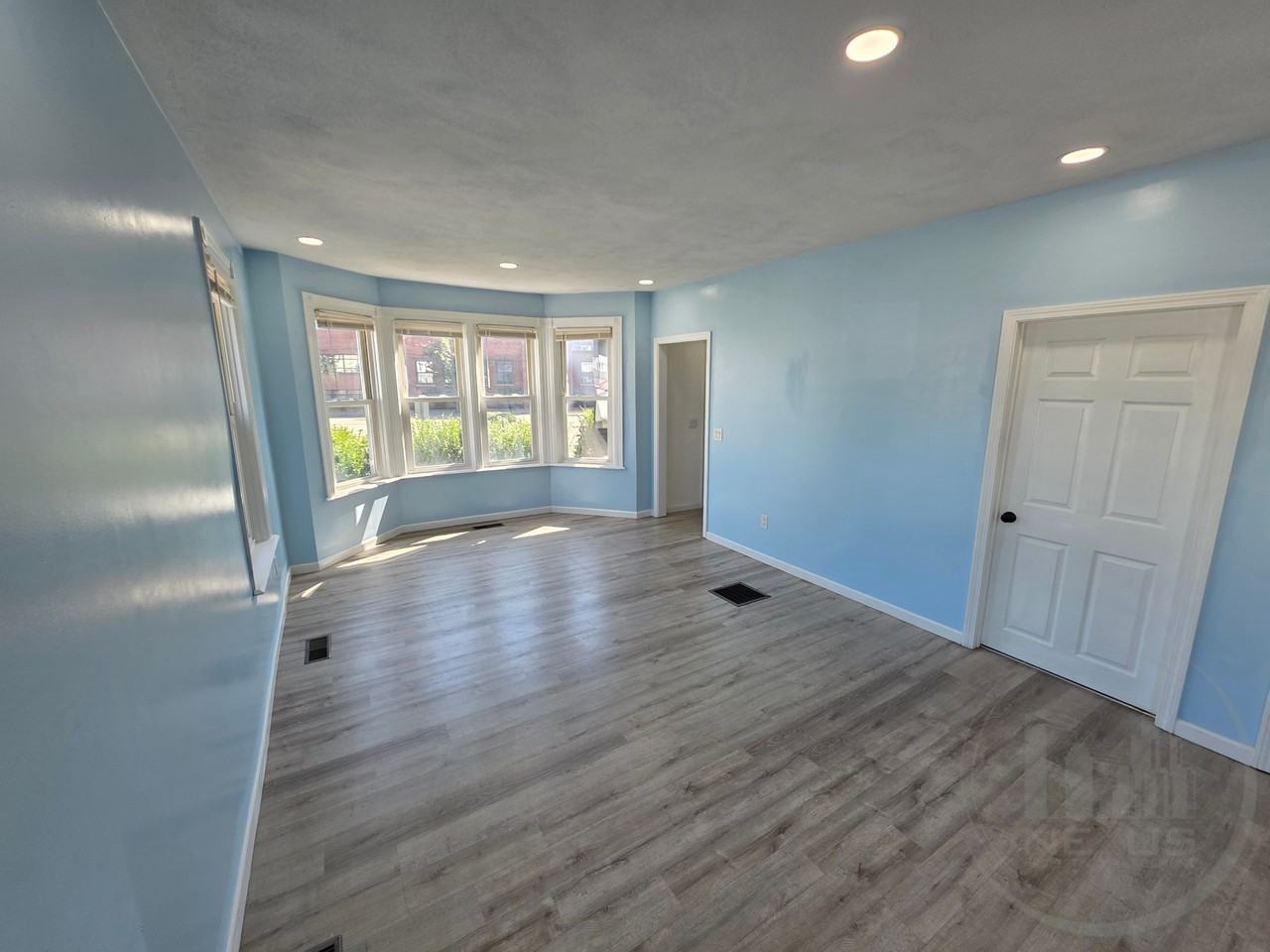 524 Central Ave - Photo 2 of 15