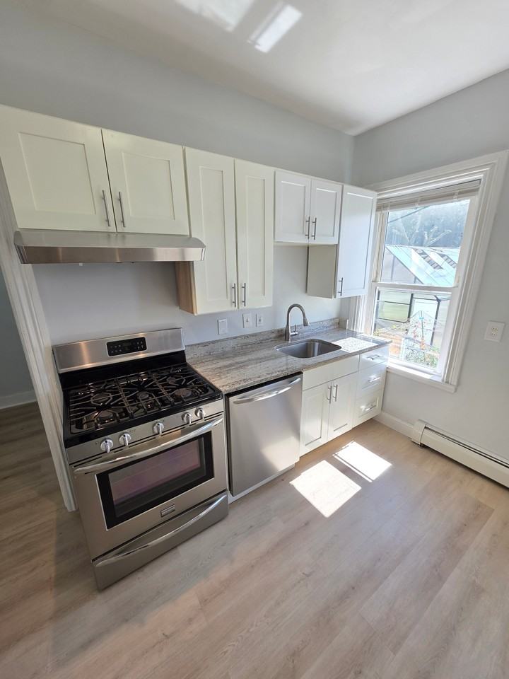 87 Ruggles St - Photo 3 of 15