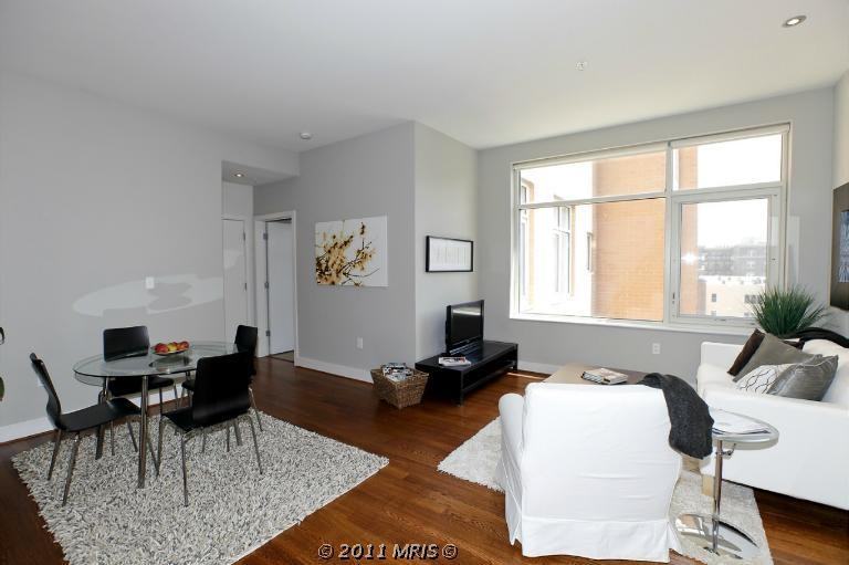 1348 Euclid St Nw #307 - Photo 4 of 9