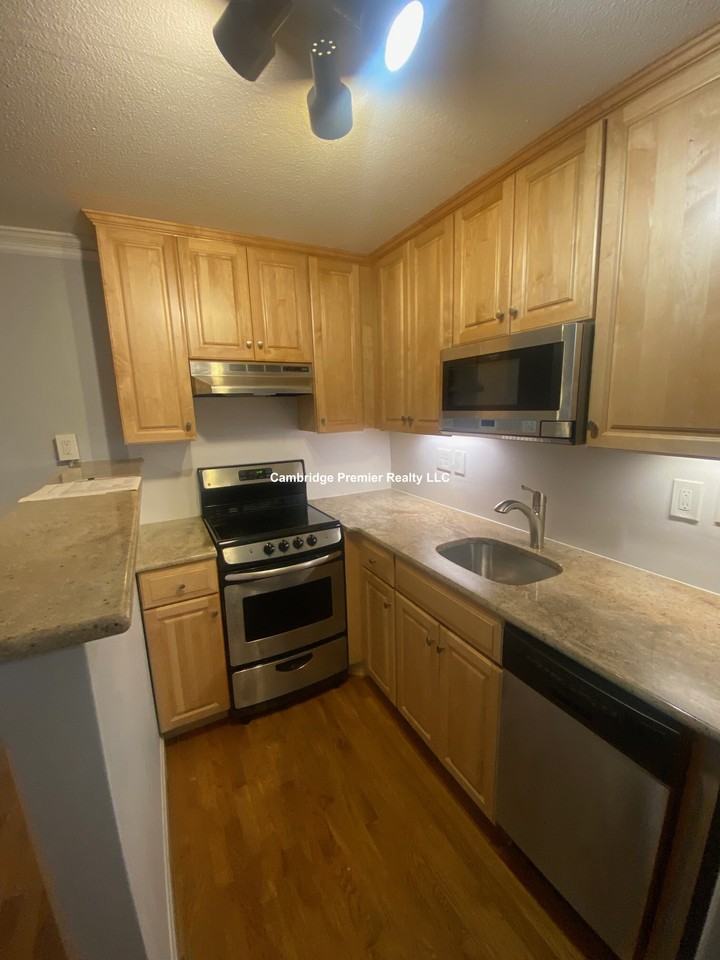 Cambridge St #23 - Photo 3 of 18