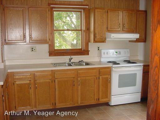 1160 Main St - Photo 2 of 10