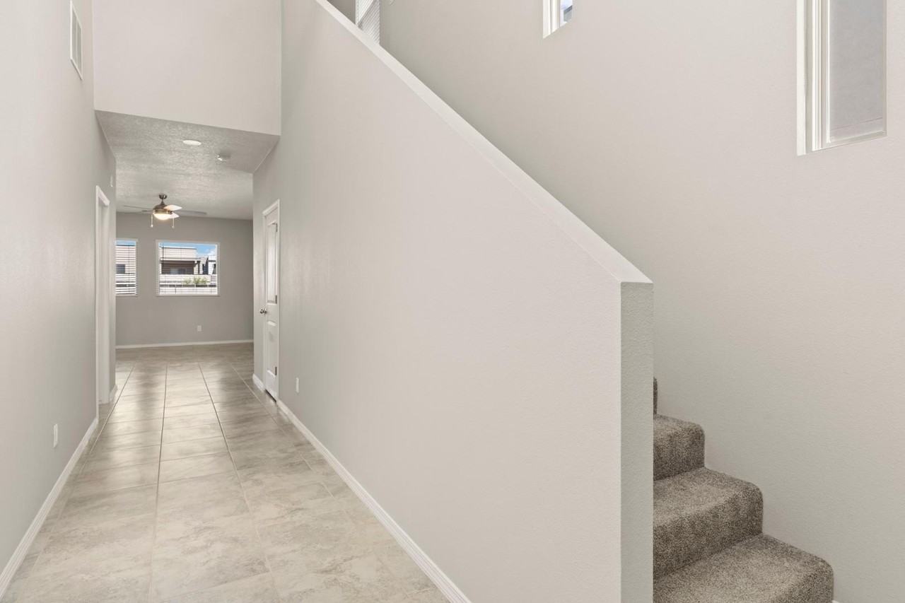 5643 Linq Pl Ne - Photo 3 of 26