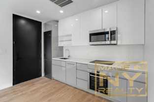 52nd St #9B - Photo 1 of 1