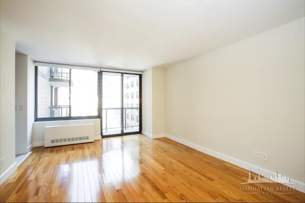 W 48th St #18A - Photo 3 of 10