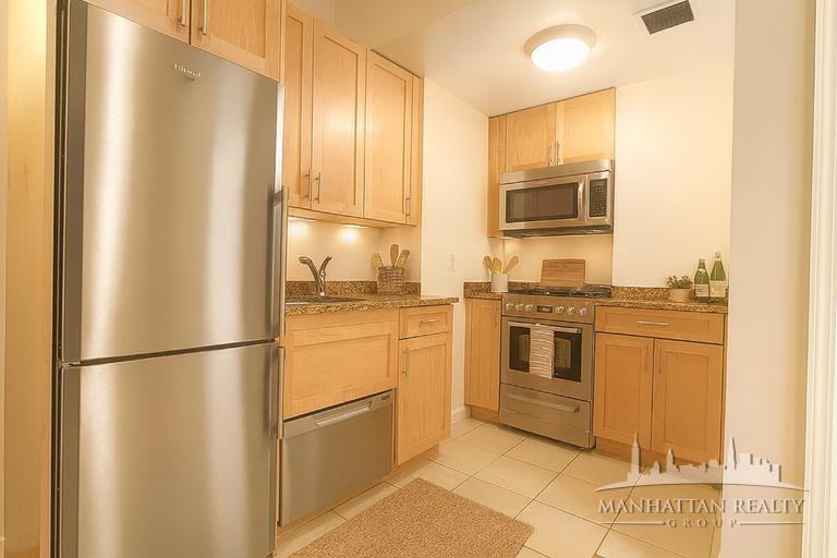 W 56th St #4B - Photo 2 of 4