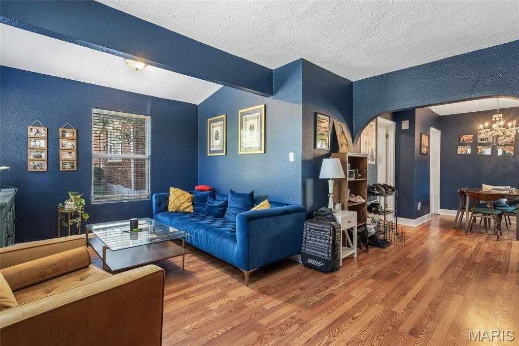 330 Lithia Ave - Photo 6 of 34