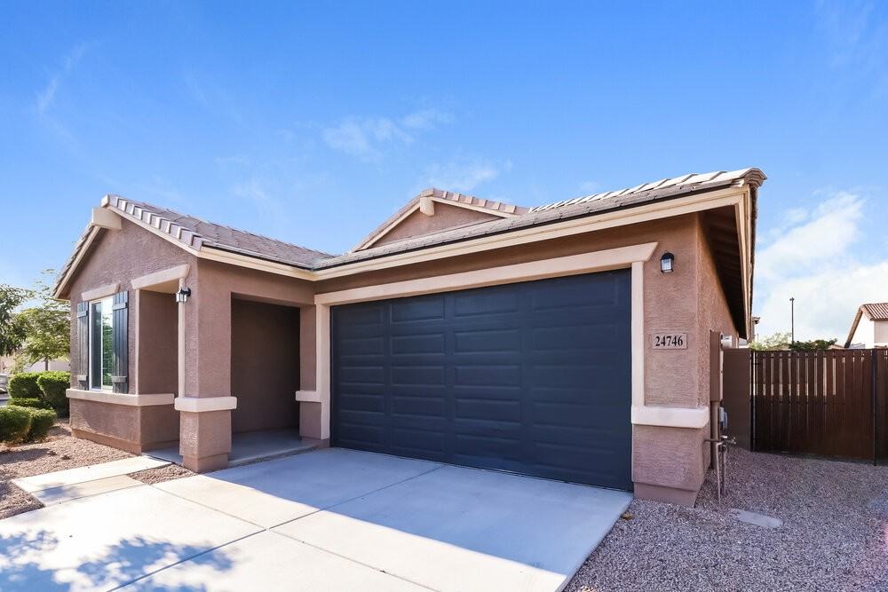 24746 W Hidalgo Dr - Photo 3 of 16