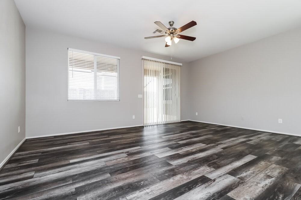 24746 W Hidalgo Dr - Photo 4 of 16