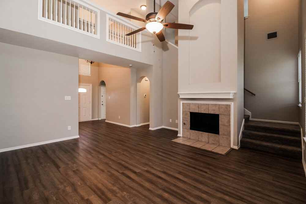 1483 Applewood Dr - Photo 6 of 17