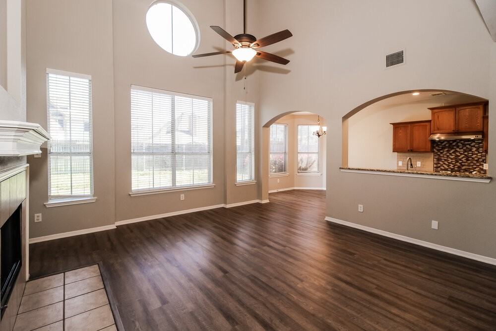 1483 Applewood Dr - Photo 7 of 17