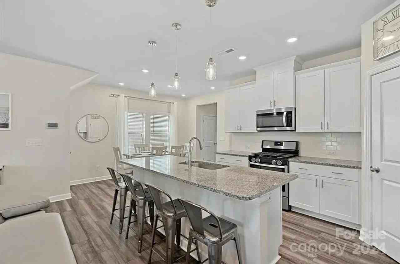 11943 Old Statesville Rd - Photo 2 of 15