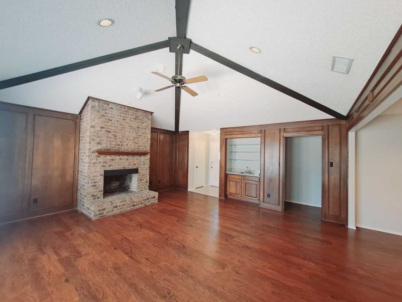 3917 Saint Christopher Ln - Photo 4 of 25