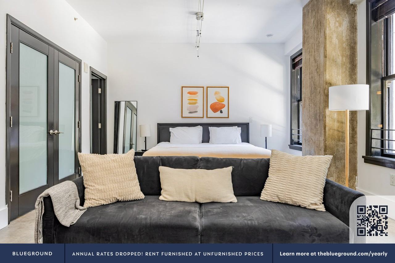 810 S Spring St #1424 - Photo 4 of 23