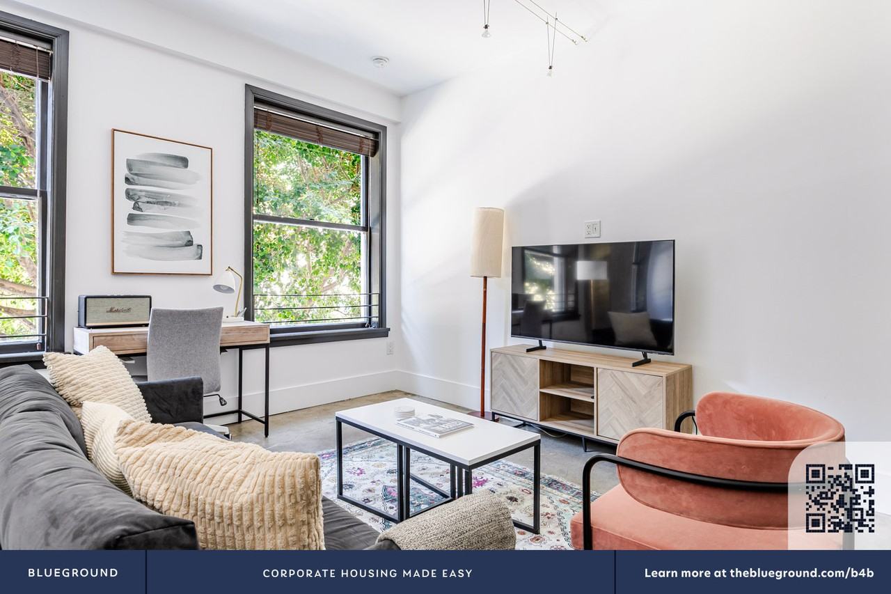 810 S Spring St #1424 - Photo 6 of 23