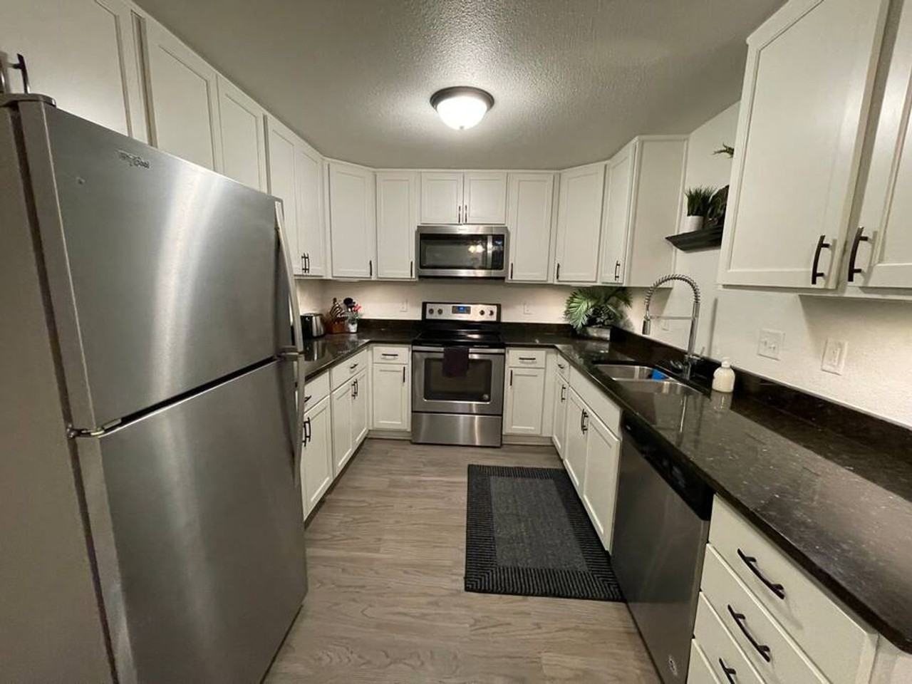 1001 Cedar St #1253093P - Photo 2 of 7