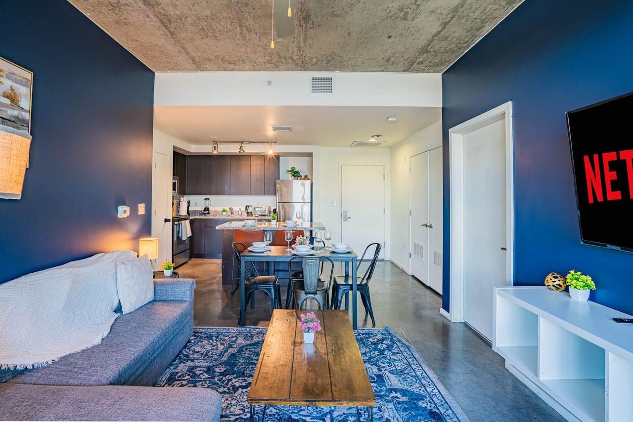 333 E Roosevelt St #1263046P - Photo 4 of 50