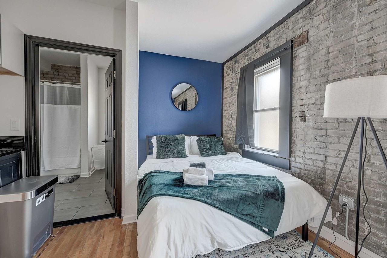 1925 N Prospect Ave #1281118P - Photo 2 of 23