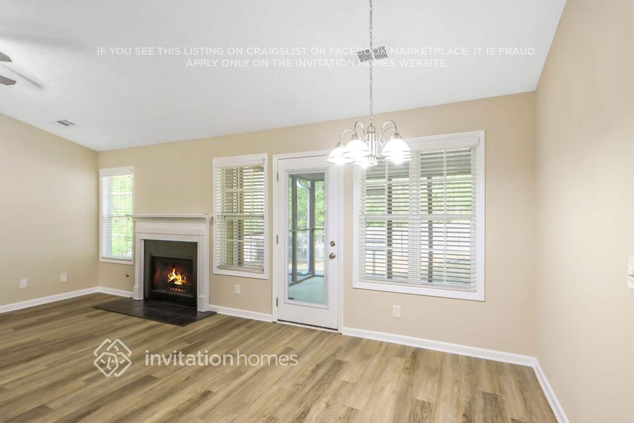 250 Covington Dr - Photo 5 of 28