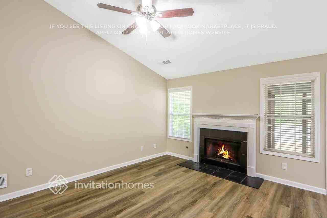 250 Covington Dr - Photo 6 of 28