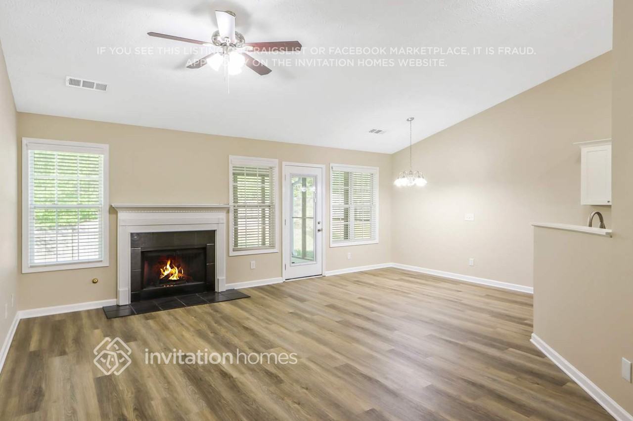 250 Covington Dr - Photo 7 of 28