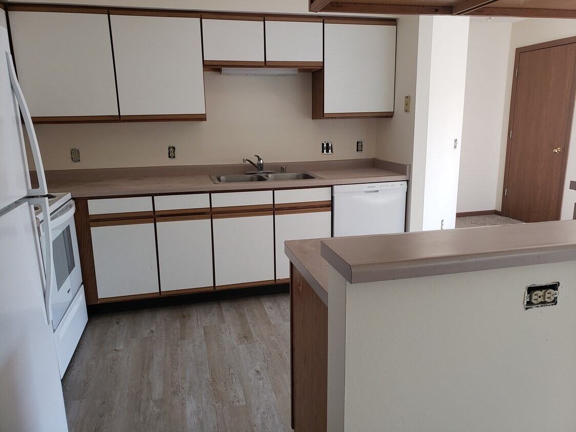 934 Rockefeller Lane - Photo 3 of 14