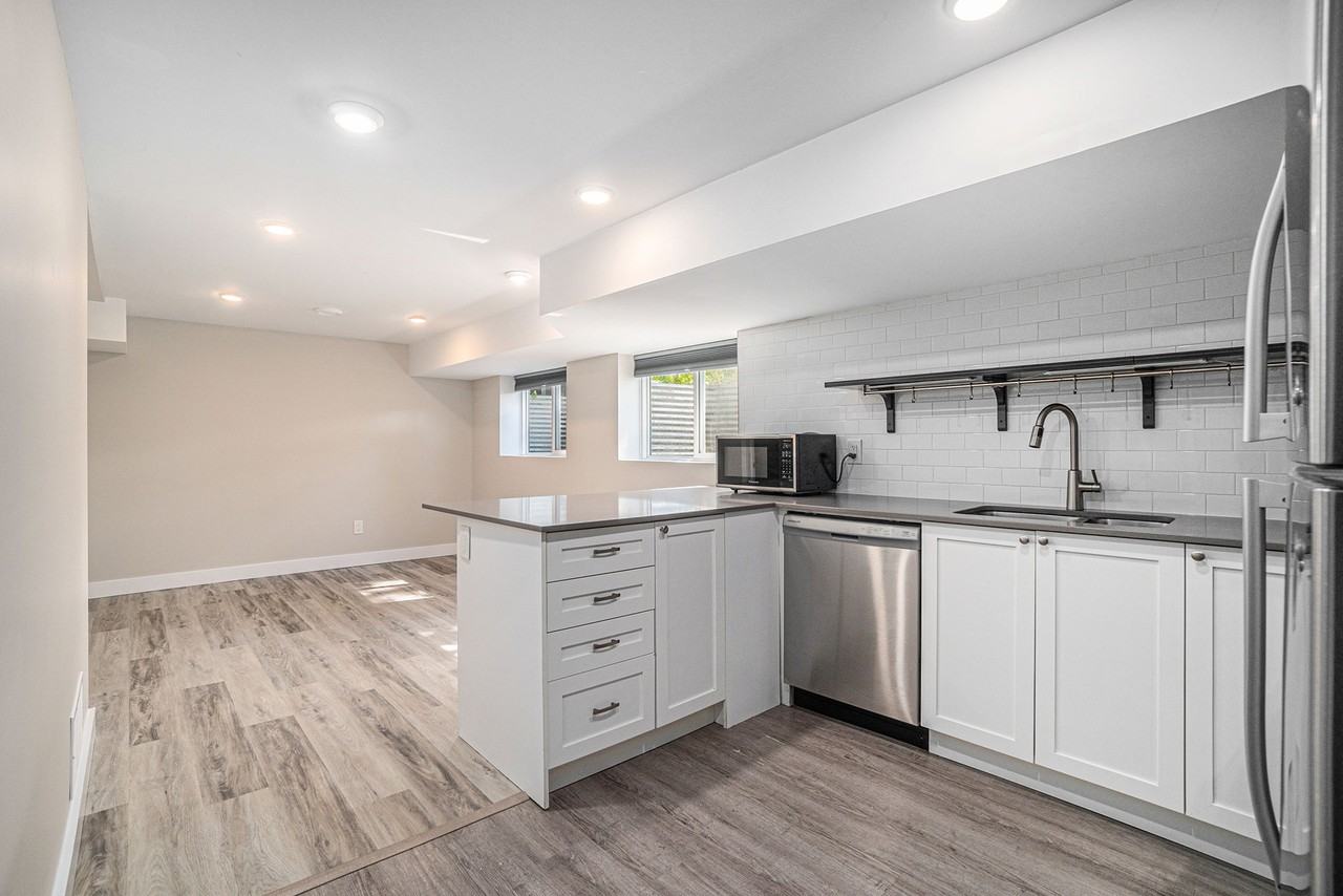 17 Overlake Dr #B - Photo 3 of 18