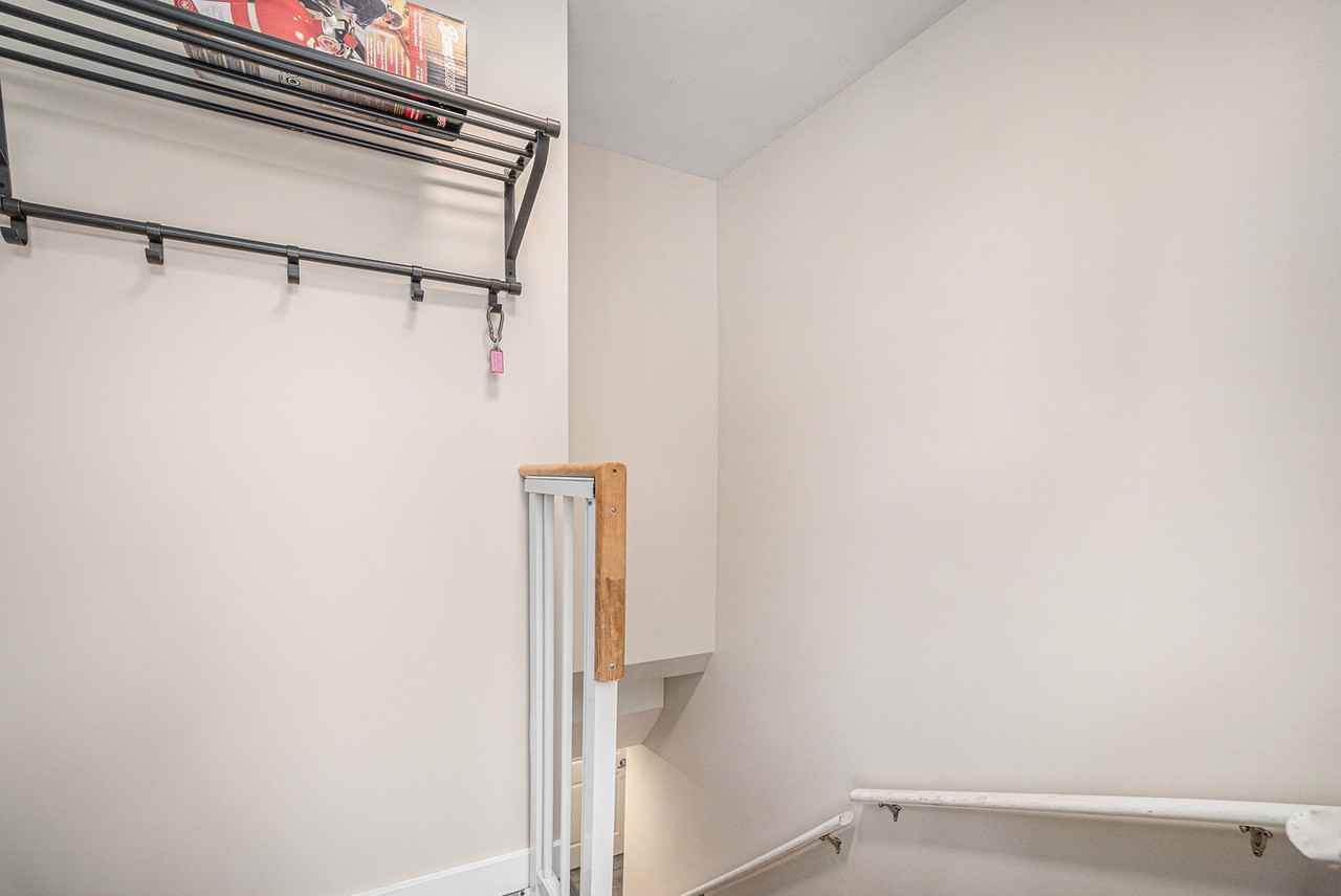 17 Overlake Dr #B - Photo 5 of 18