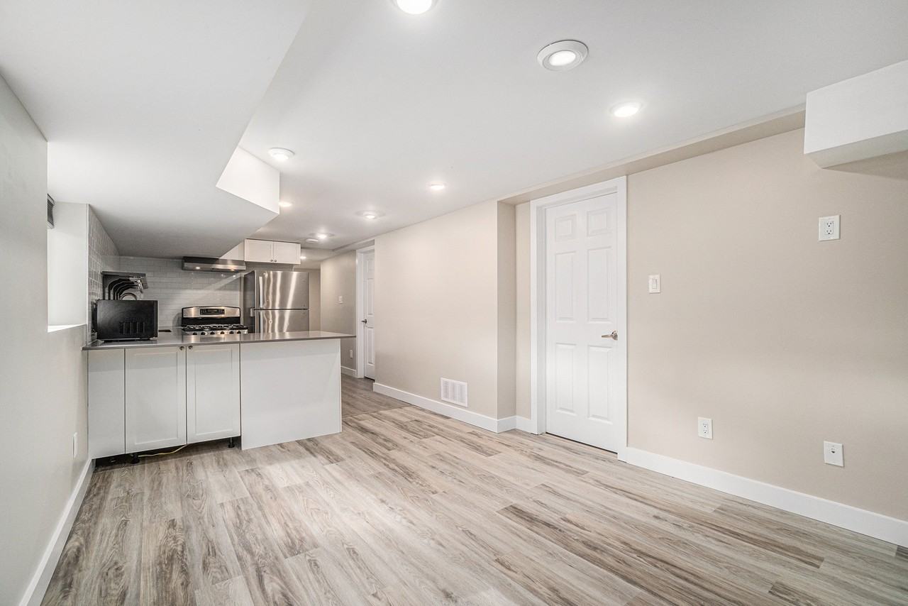 17 Overlake Dr #B - Photo 3 of 18